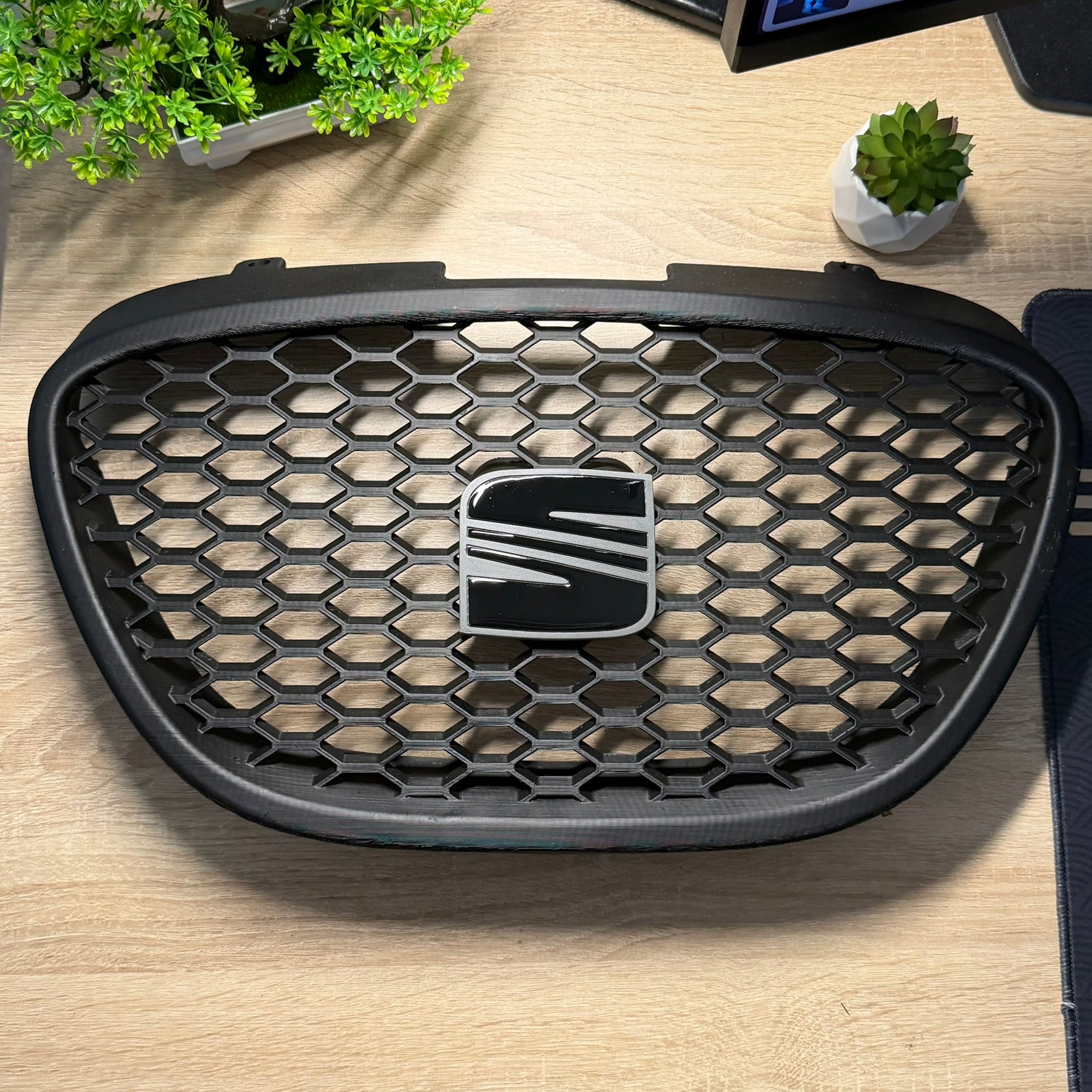 Rejilla central panal de abeja Seat Leon MK2 (2005–2008)