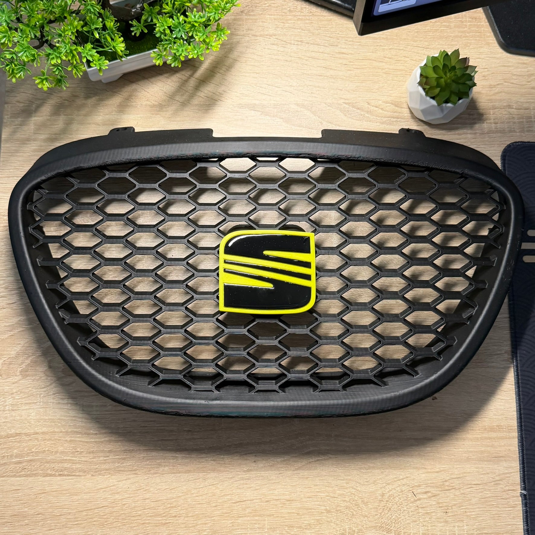 Rejilla central panal de abeja Seat Leon MK2 (2005–2008)